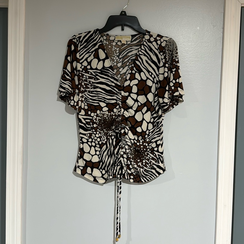 EUC
MICHAEL Michael Kors
Women's Short Sleeve V-Neck Ruched Top